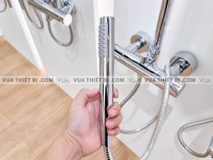 INAX BFV-71S - Vòi sen cây nóng lạnh 2 Vòi sen cây INAX BFV-71S