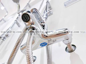 INAX BFV-1115S-9C - Vòi sen cây nóng lạnh 3 Vòi sen cây INAX BFV-1115S