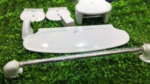 Bộ-phụ-kiện-phòng-tắm-INAX-H-AC480V6-6-món-sứ